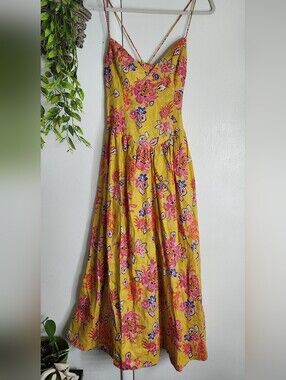 🌺✨ NWT Rhode Floral Linen Midi Dress ✨🌺
Size 4 • 100% Linen • Retail $525